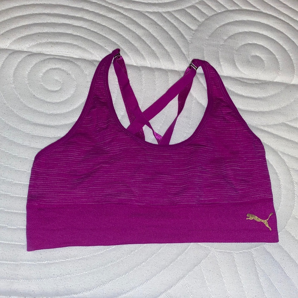 pink sports bra